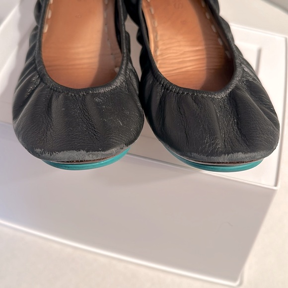 Tieks Matte black leather flats Women’s size 9 EUC - Picture 3 of 12
